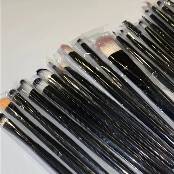 20 NEW MAKEUP BLACK BRUSHES GIFT FACE BRIDESMAIDS BACHELORETTE WEDDING G… - Picture 2 of 5